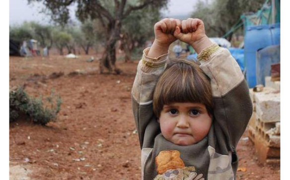 191015 girl_syria_camera_surrender